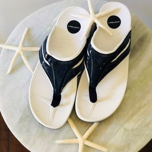 Comfortview Sporty 11 Sandal Navy Flip Flop NWOT